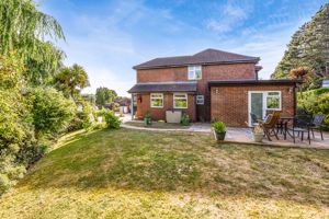 Side Elevation- click for photo gallery